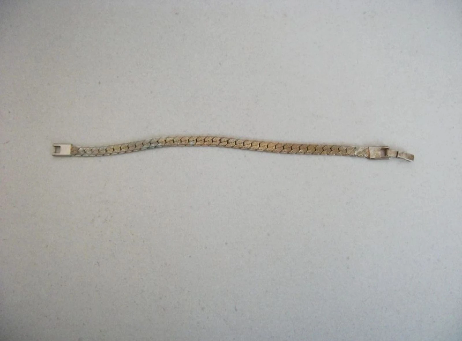 Gouden sieradenarmband van metaal – photo 3